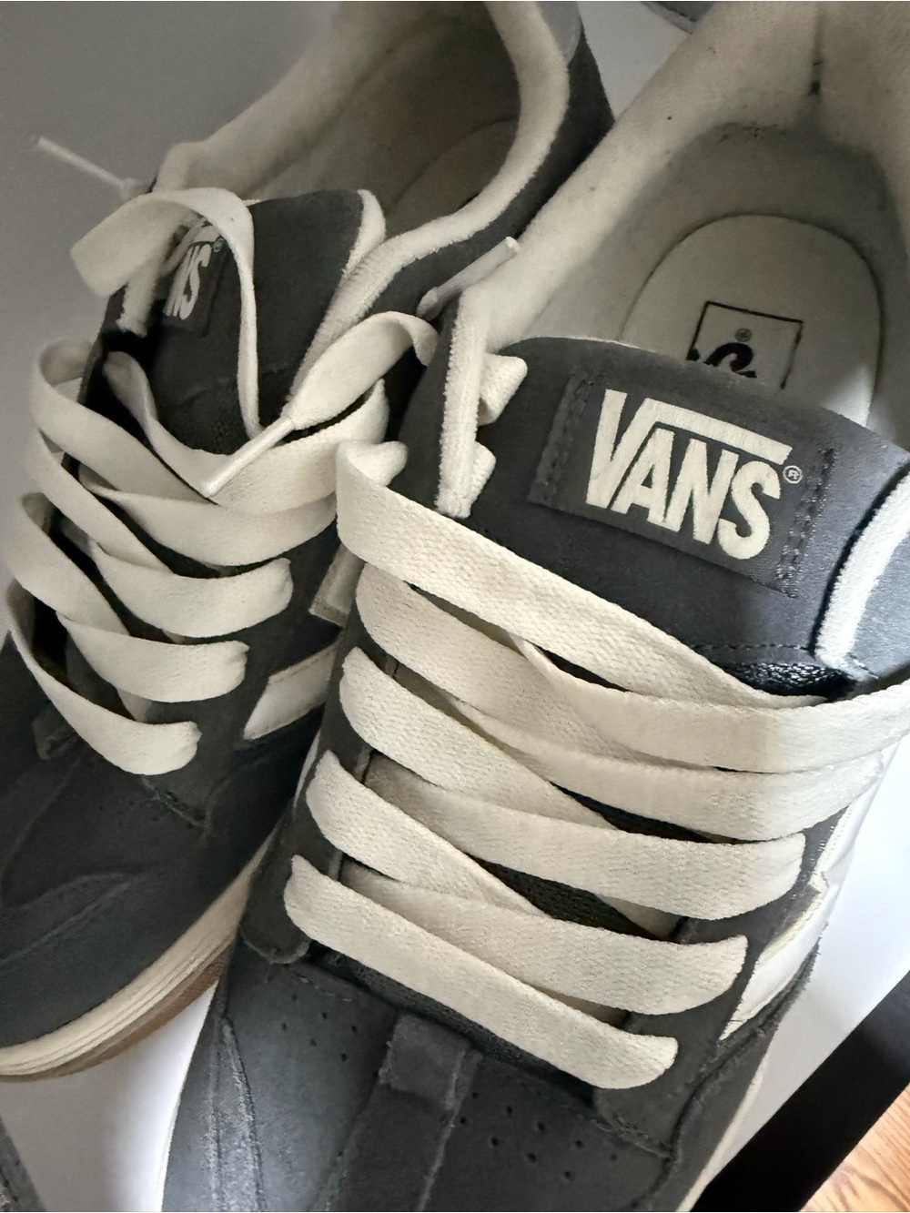 Vans Upland Gray Black Gum Sole Sneakers Mens Size 11 - Picture 6 of 16